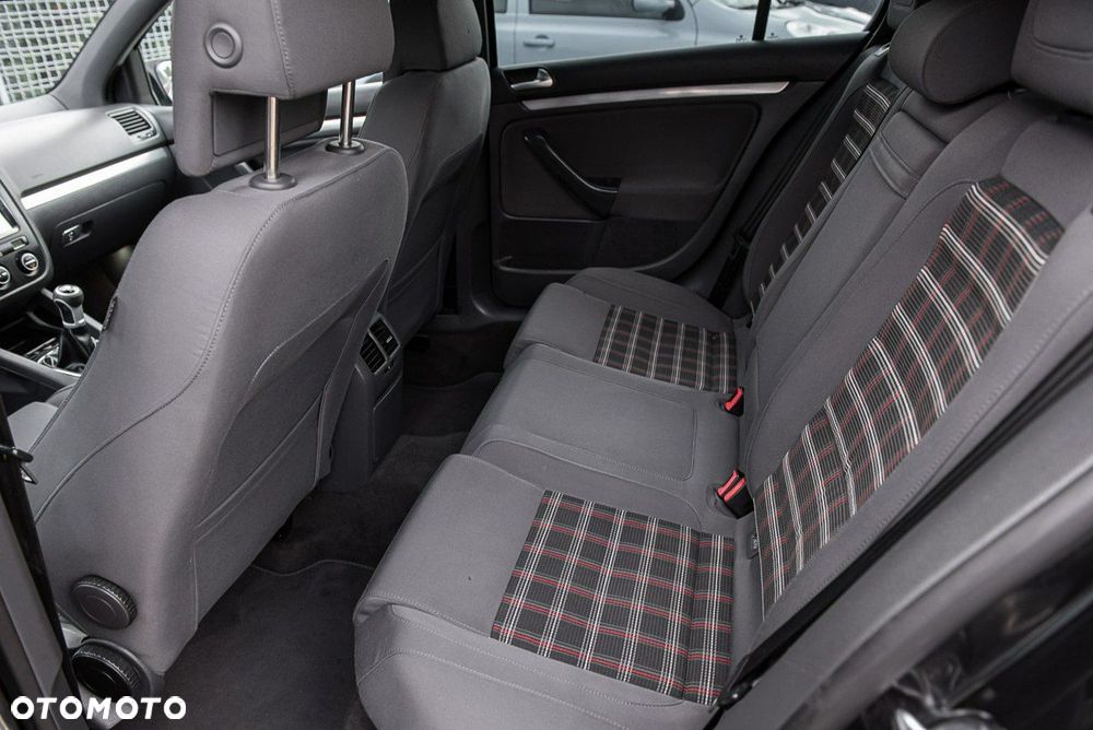 Volkswagen Golf 2.0 GTI - 7