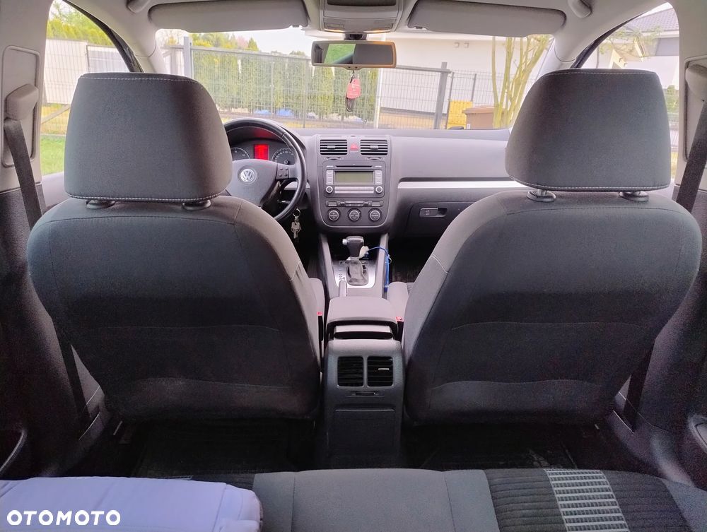 Volkswagen Golf - 10