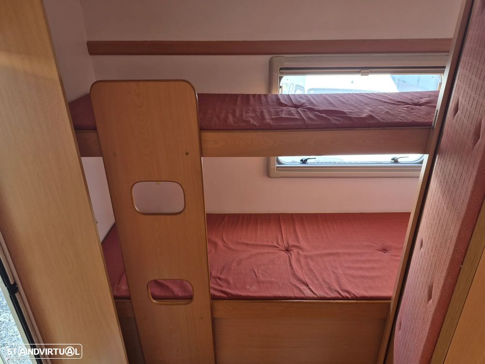 Sky Capuchine FIAT DUCATO 2.8 JTD  - SKY - 7 LUGARES - 6 DORMIDAS - 31