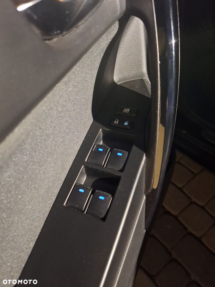 Toyota Auris 1.8 VVT-i Hybrid Automatik Edition-S - 37