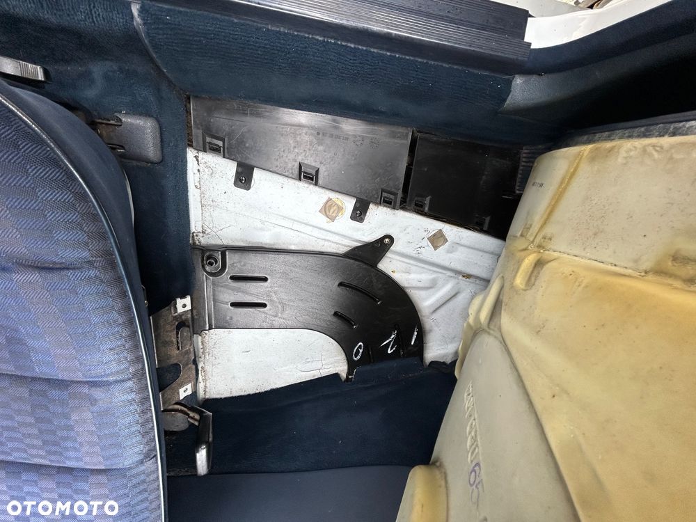 Mercedes-Benz W201 (190) - 14