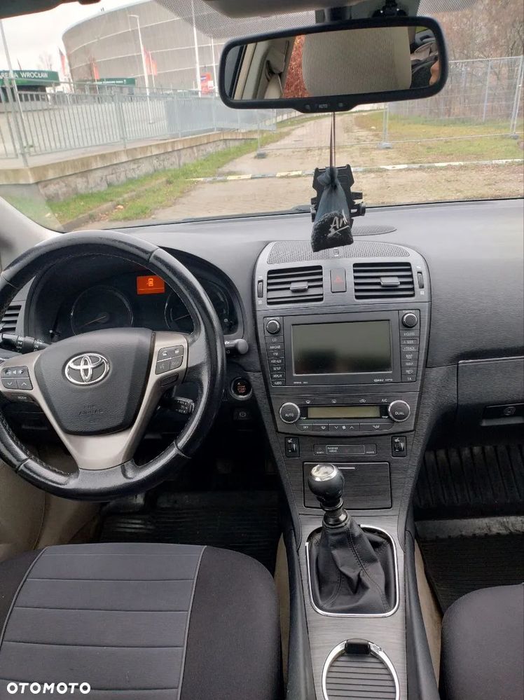 Toyota Avensis 2.0 D-4D Premium - 23