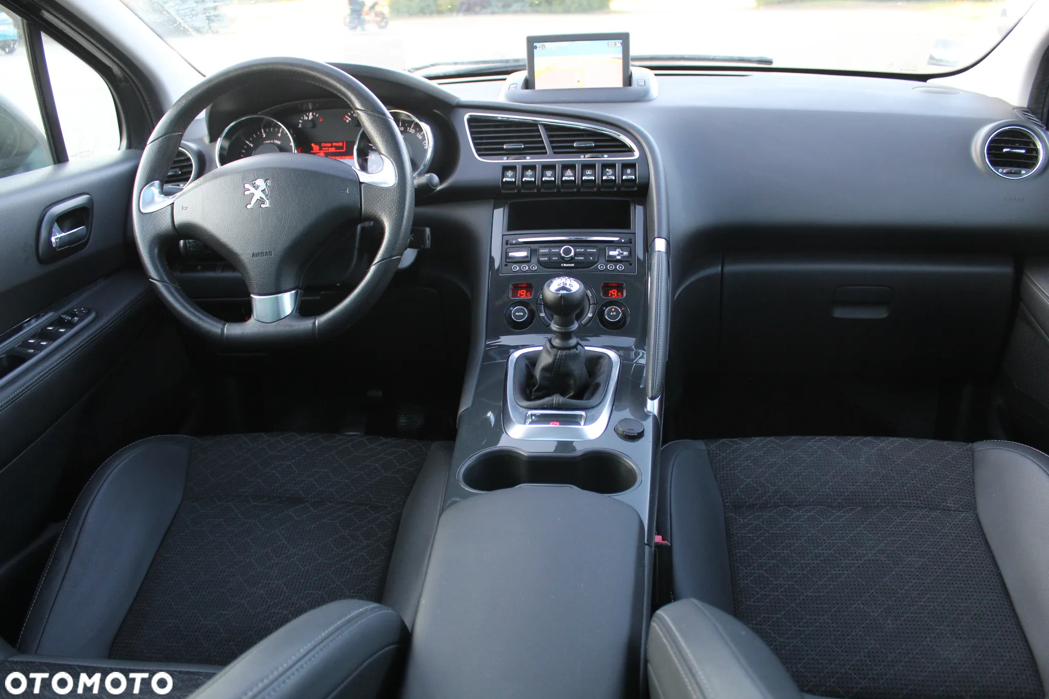 Peugeot 3008 1.2 PureTech Allure Pack S&S - 19