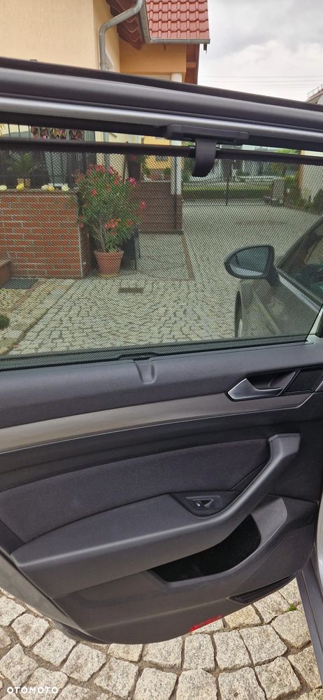 Volkswagen Passat 2.0 TDI SCR Trendline - 9