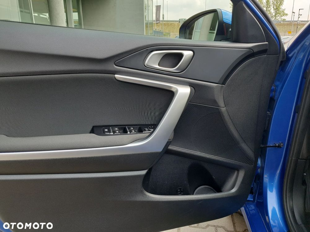 Kia Ceed 1.5 T-GDI M DCT - 11
