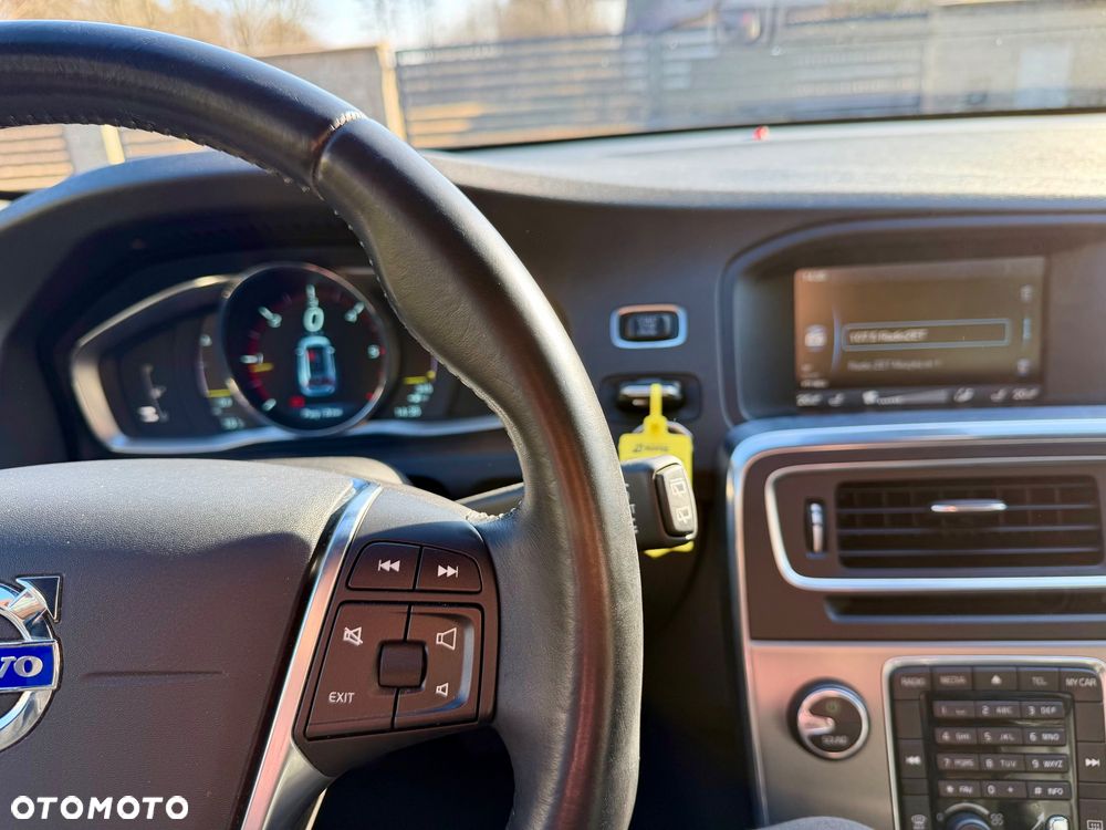 Volvo V60 D4 Business Edition - 17