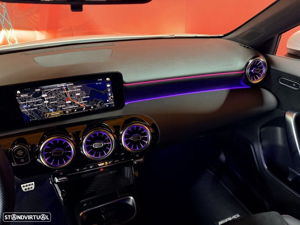 Mercedes-Benz A 180 AMG Line - 14