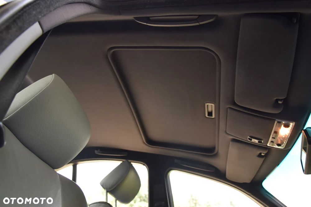 BMW Seria 3 325i Edition Sport - 38
