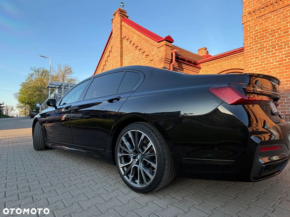 BMW Seria 7 750Ld xDrive sport - 24