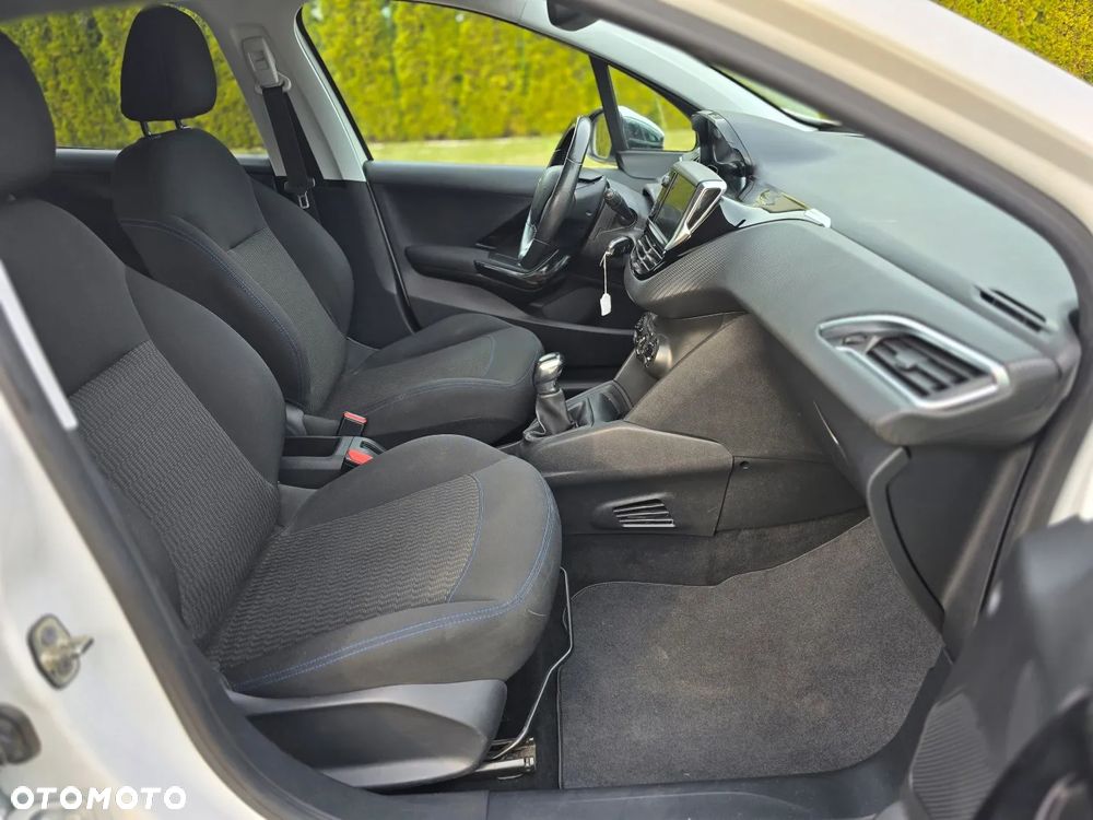 Peugeot 208 PureTech 82 Start & Stop Style - 11