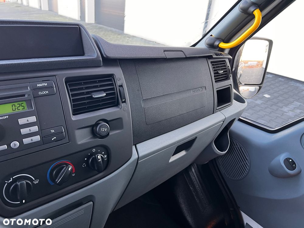Ford Transit Autobus 17 osobowy - 18