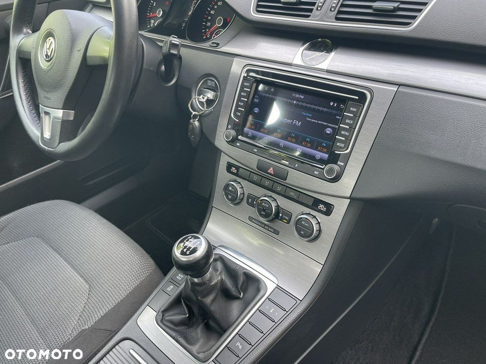 Volkswagen Passat - 29
