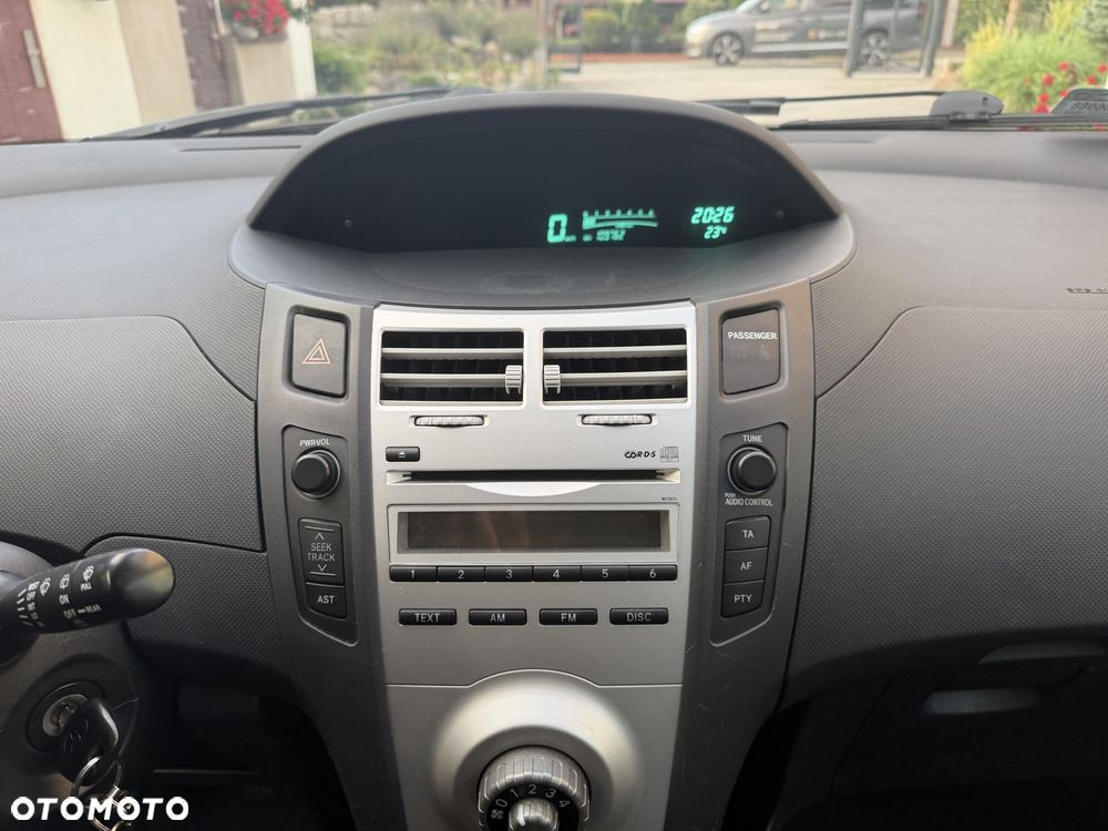 Toyota Yaris - 7