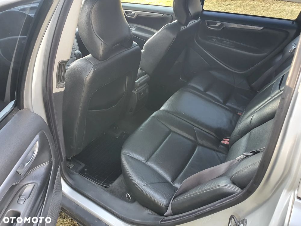 Volvo V70 2.4D5 - 5