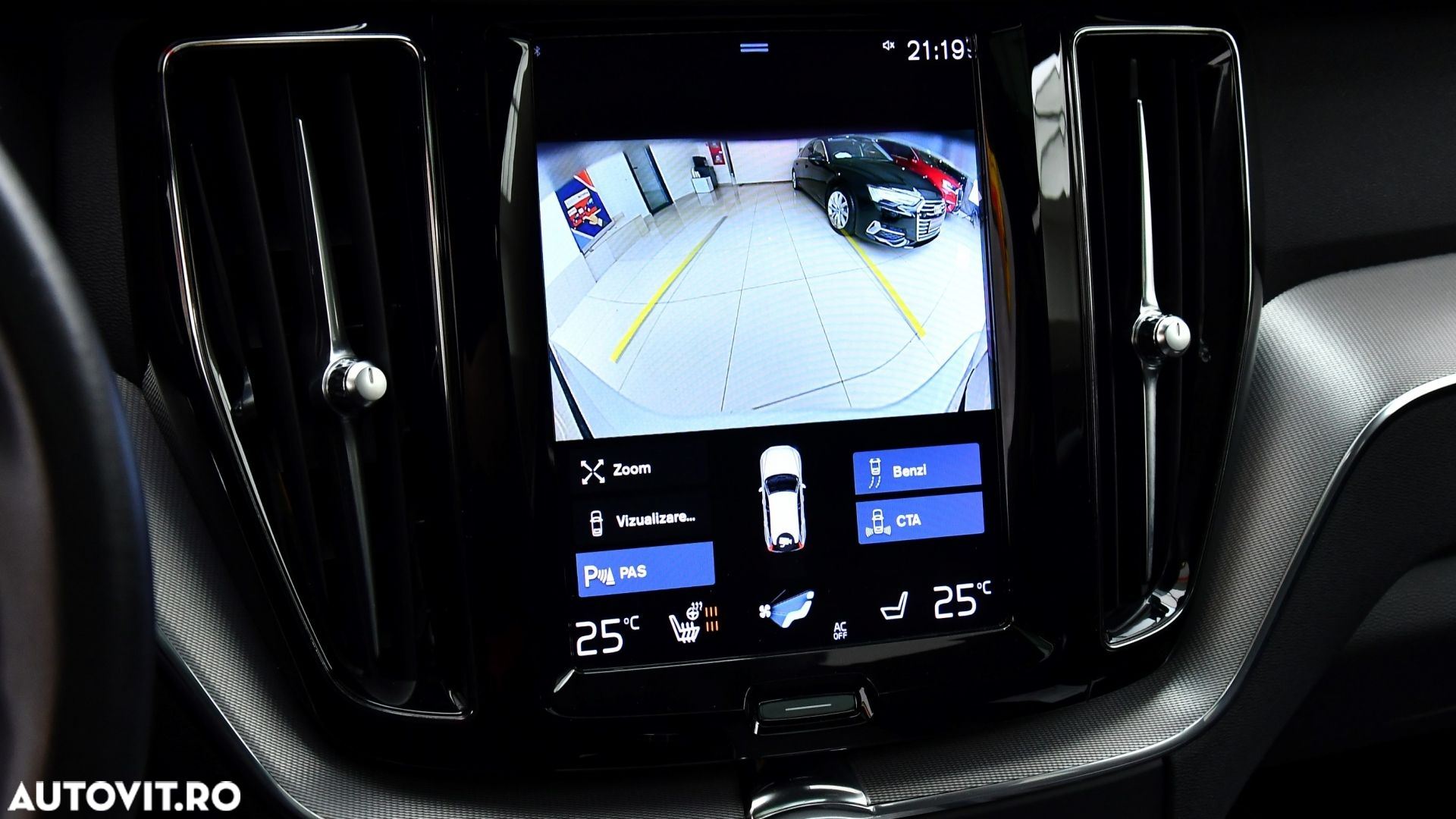 Volvo XC 60 T6 AWD Recharge Geartronic RDesign - 14