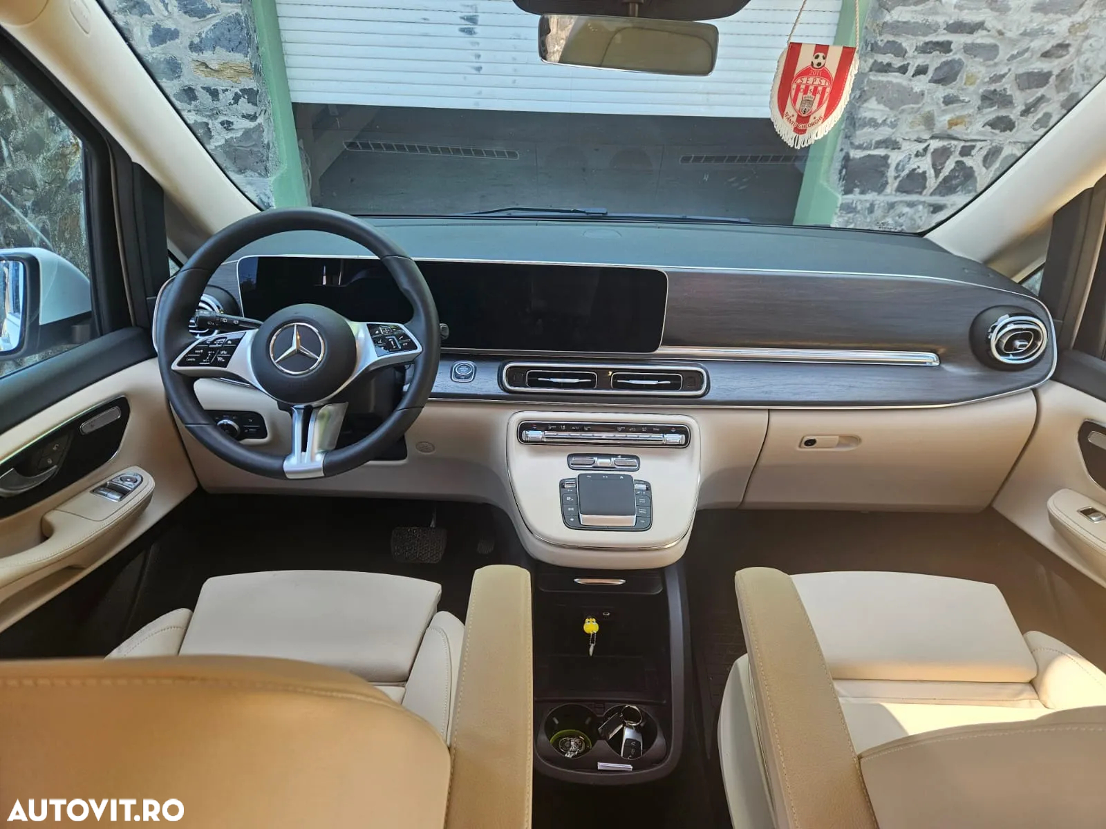 Mercedes-Benz V 300 d extralang 4Matic 9G-TRONIC - 3