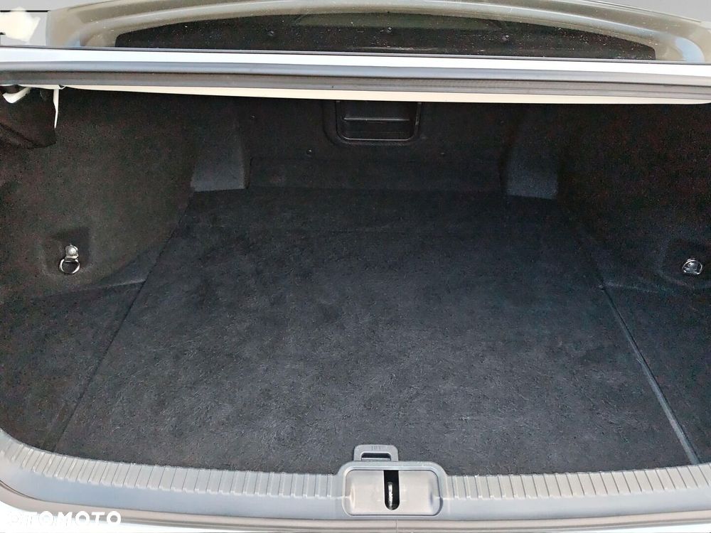 Lexus ES 300h Business Edition - 11