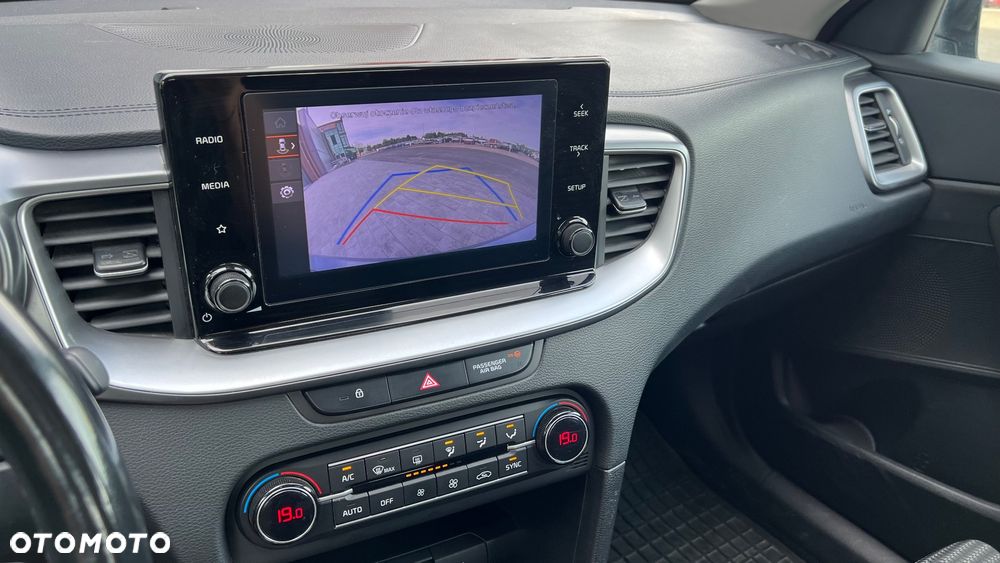 Kia Ceed 1.5 T-GDI M - 6