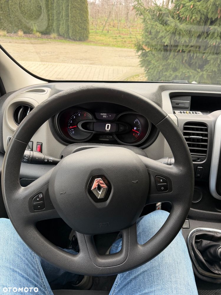 Renault Trafic Grand 1.6 dCi - 9