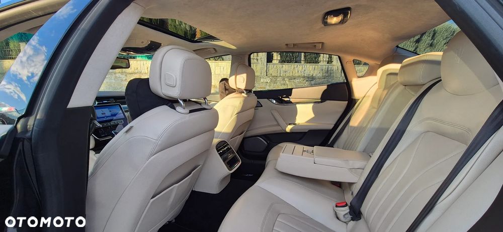 Maserati Quattroporte - 24