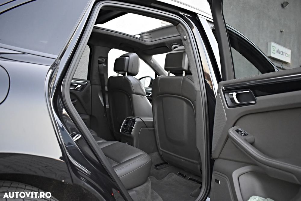 Porsche Macan Turbo PDK - 27