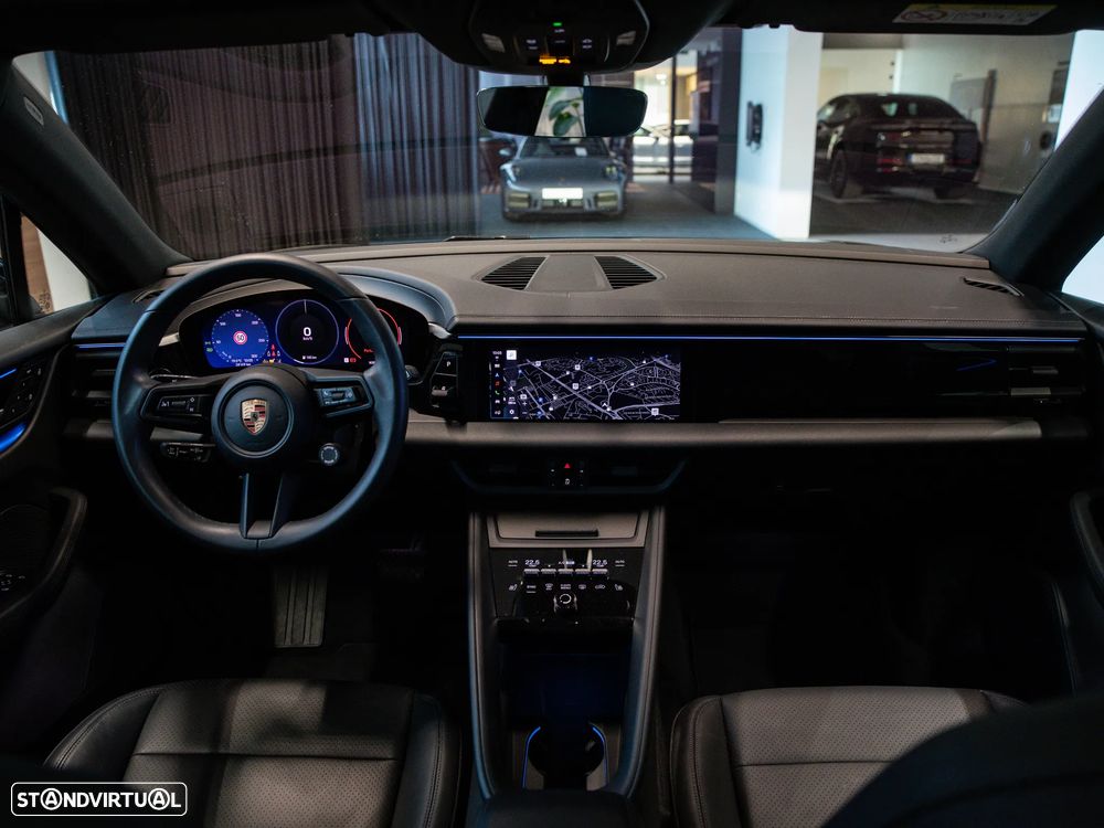 Porsche Macan Electric - 23