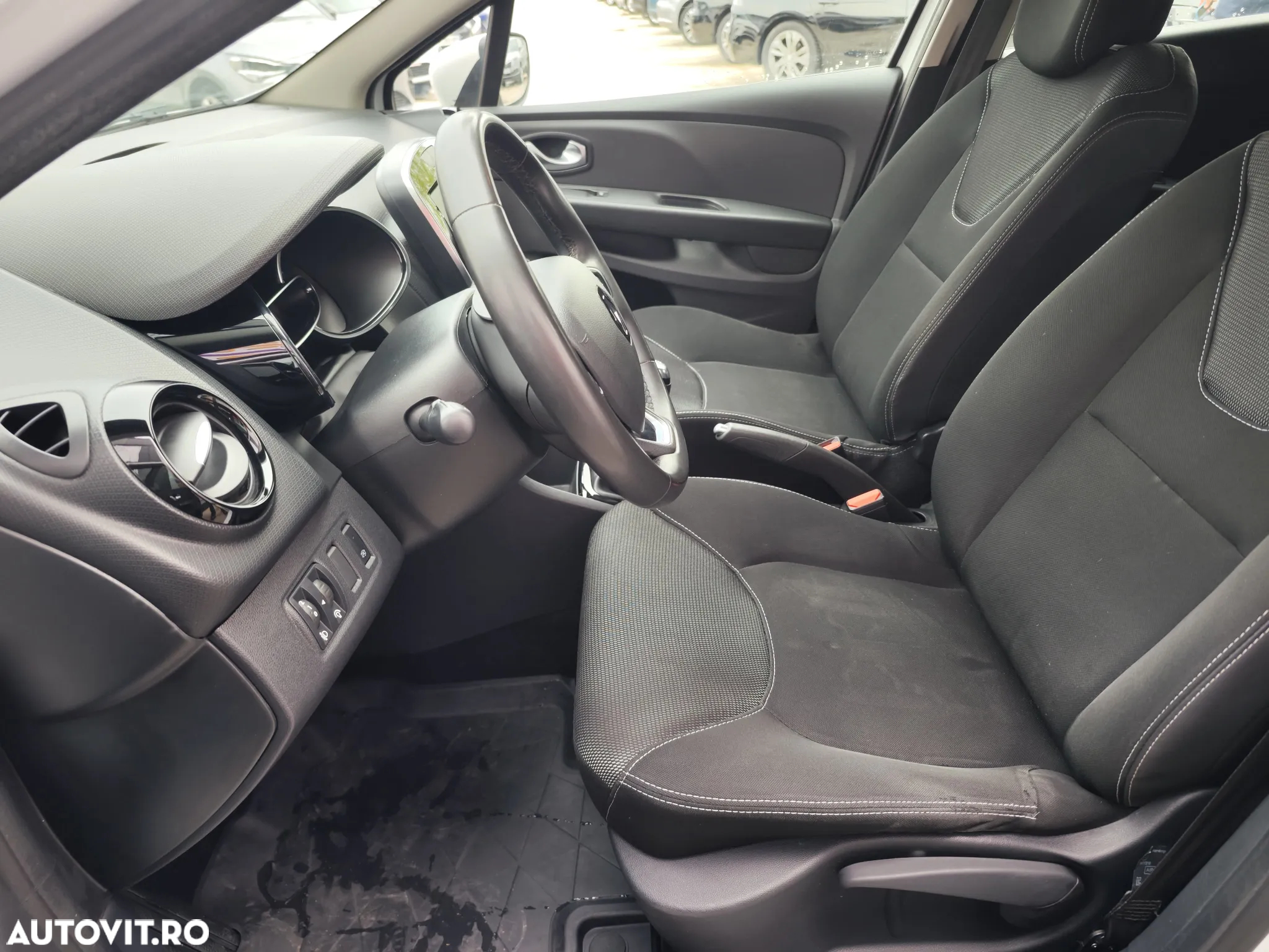 Renault Clio - 12