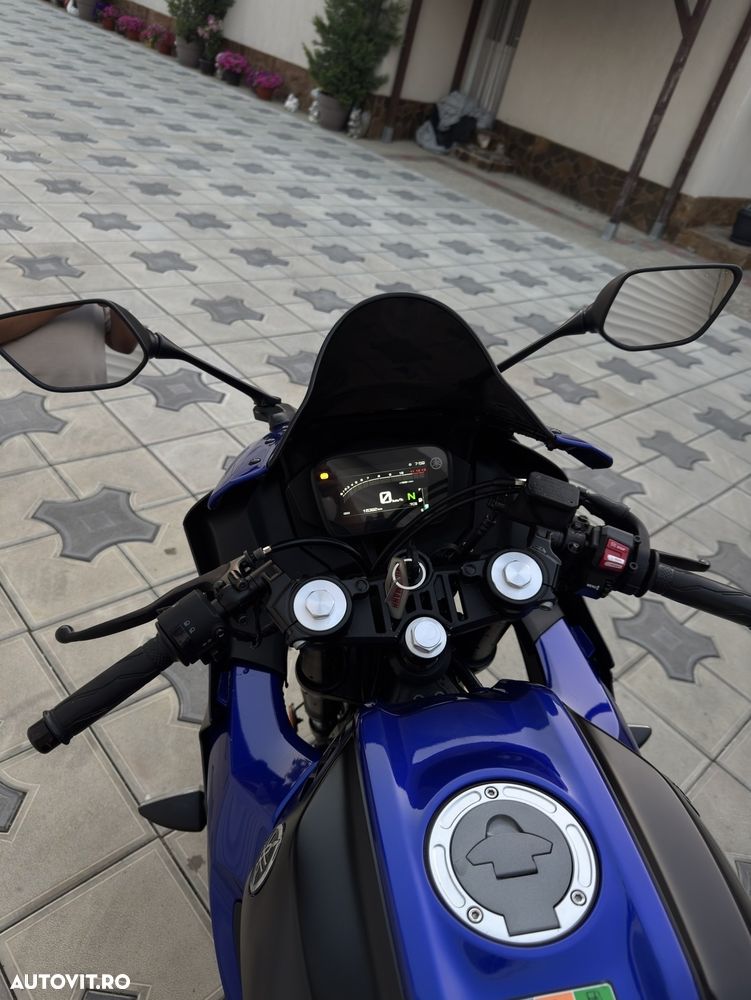 Yamaha YZF-R 125 - 6