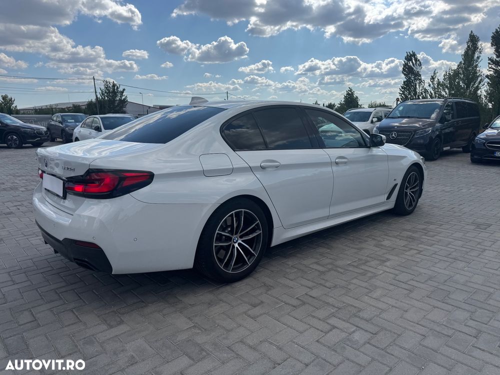 BMW Seria 5 530d xDrive AT MHEV - 17