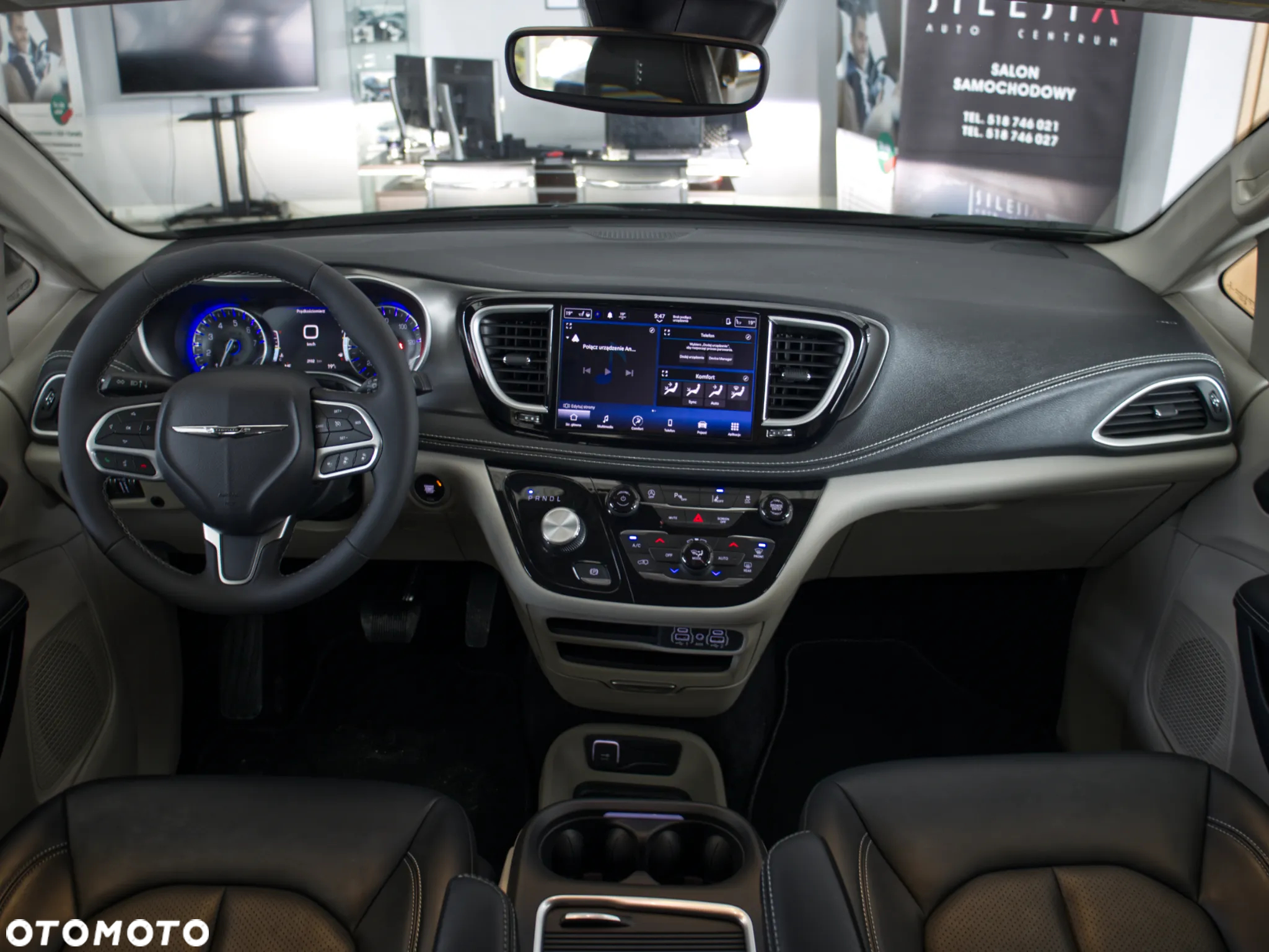 Chrysler Pacifica - 11
