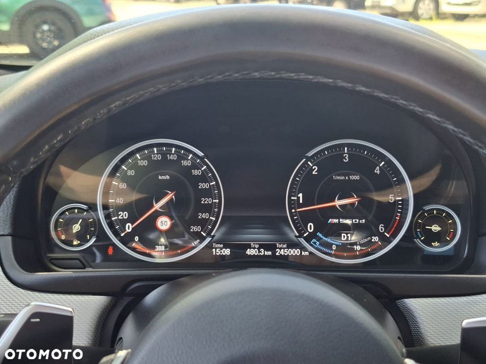 BMW Seria 5 M550d xDrive - 31