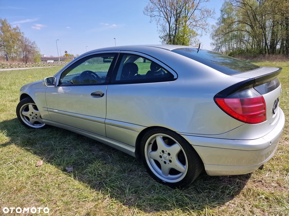 Mercedes-Benz Klasa C 180 Kompressor Sportcoupe - 23