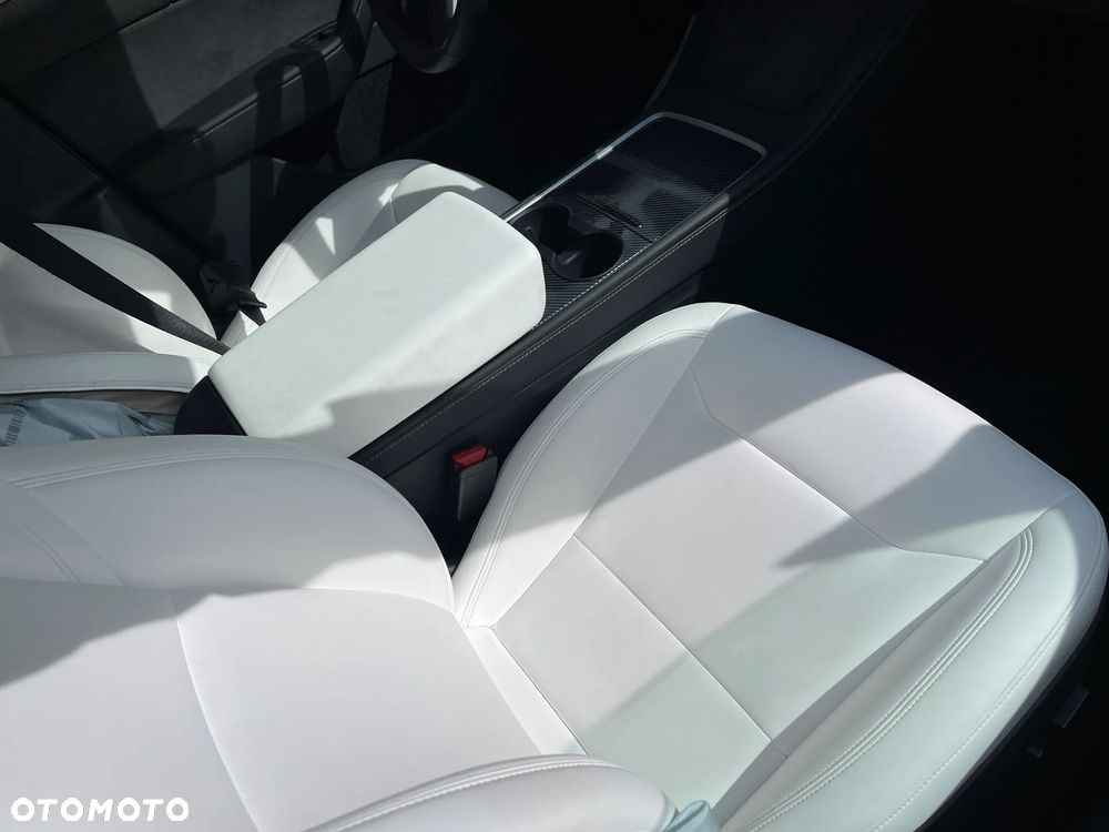 Tesla Model Y Long Range Dual Motor AWD - 15