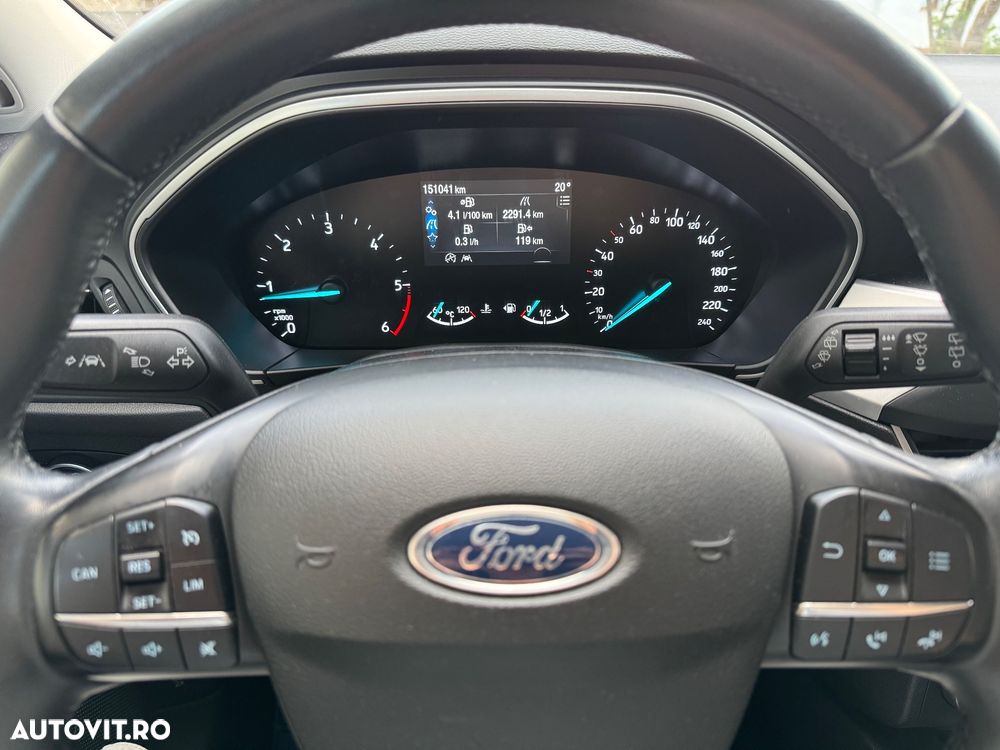 FORD Focus 2021 — imagine 5