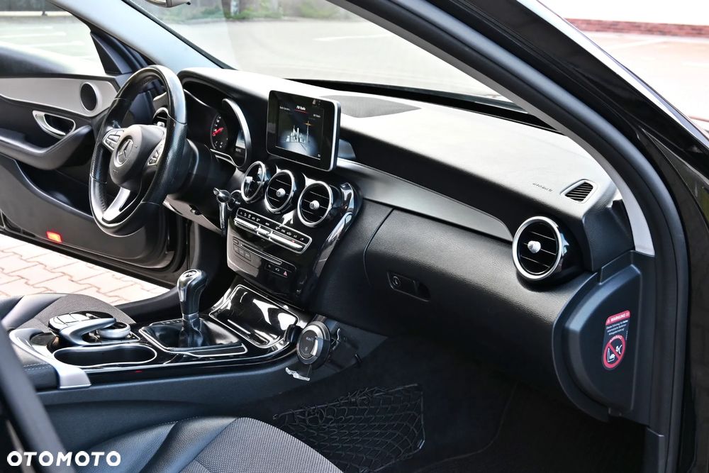 Mercedes-Benz Klasa C 200 Avantgarde - 35
