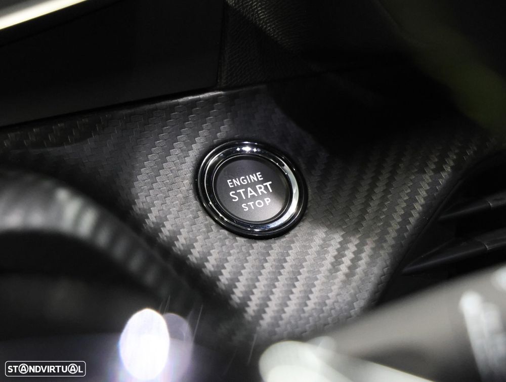 Peugeot e-208 GT - 22