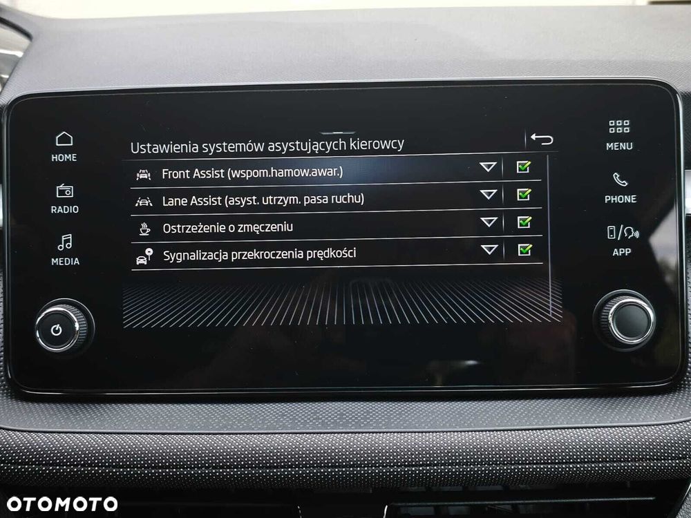 Skoda Fabia 1.0 TSI Selection DSG - 32