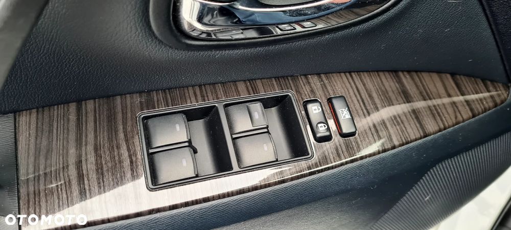 Toyota Avensis 1.8 Multidrive S Executive - 30