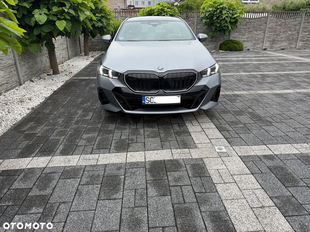 BMW Seria 5 540d xDrive mHEV M Sport - 2