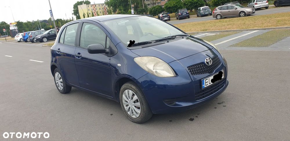 Toyota Yaris - 4