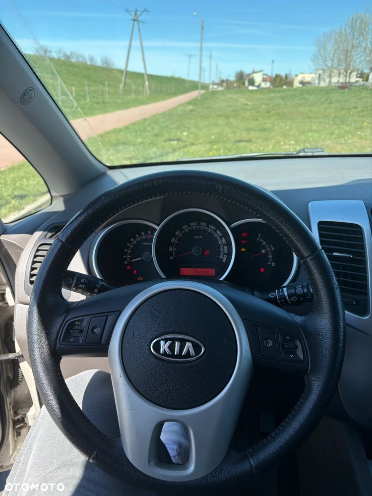 Kia Venga 1.6 L - 13