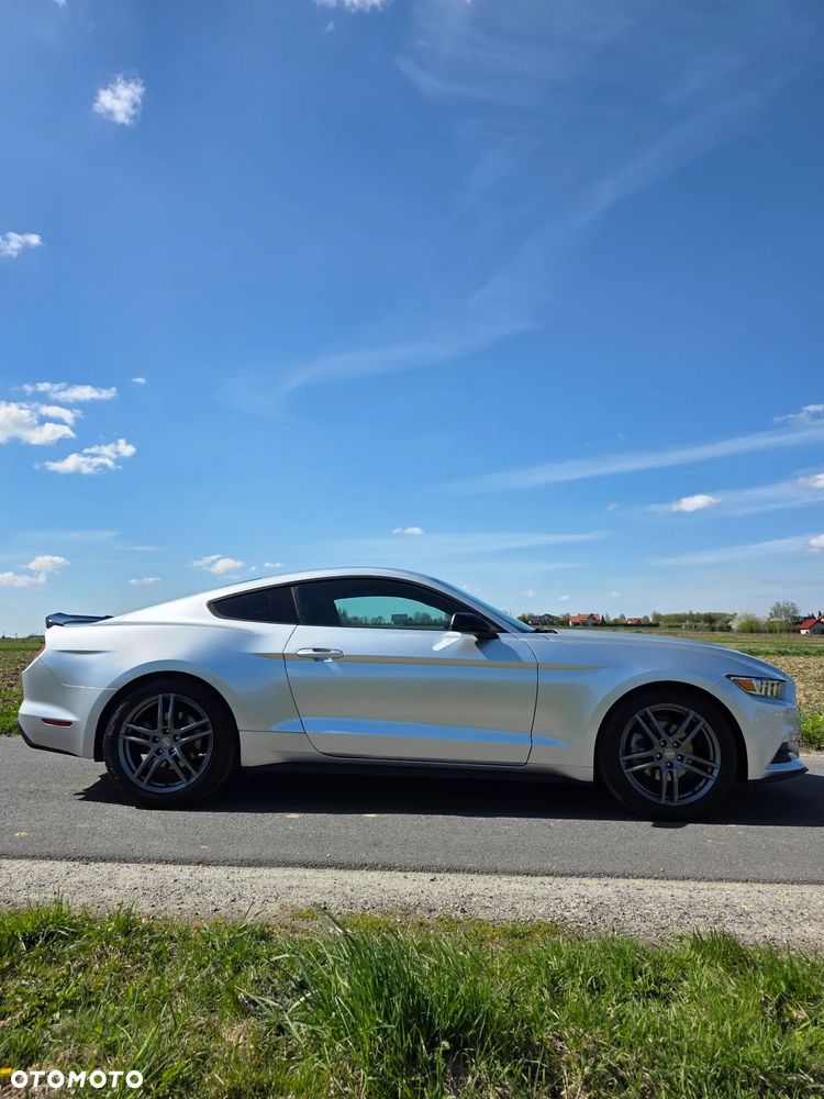 Ford Mustang 3.7 V6 - 4