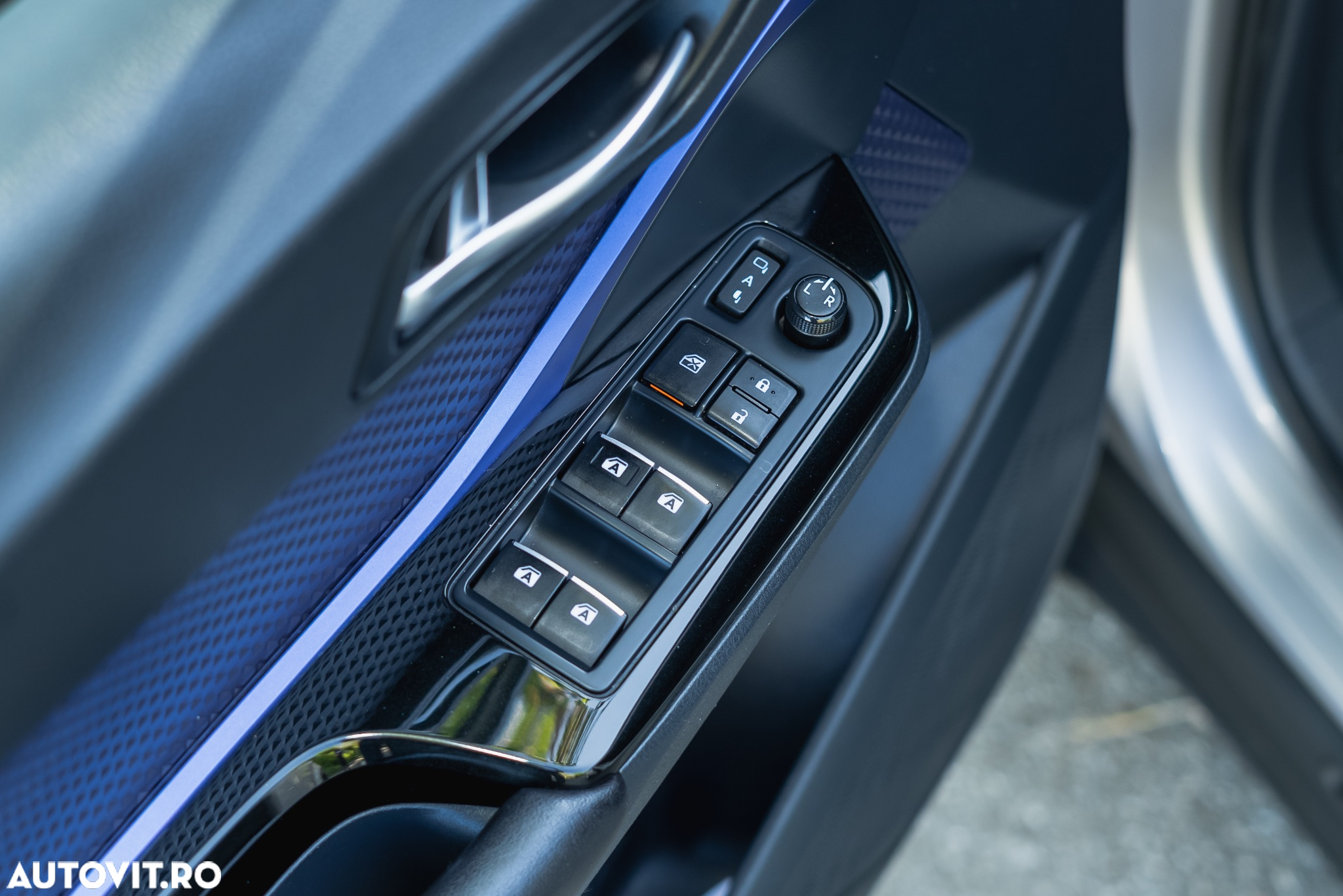 Toyota C-HR Hybrid Lounge - 6