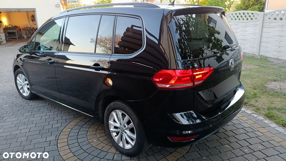 Volkswagen Touran - 15