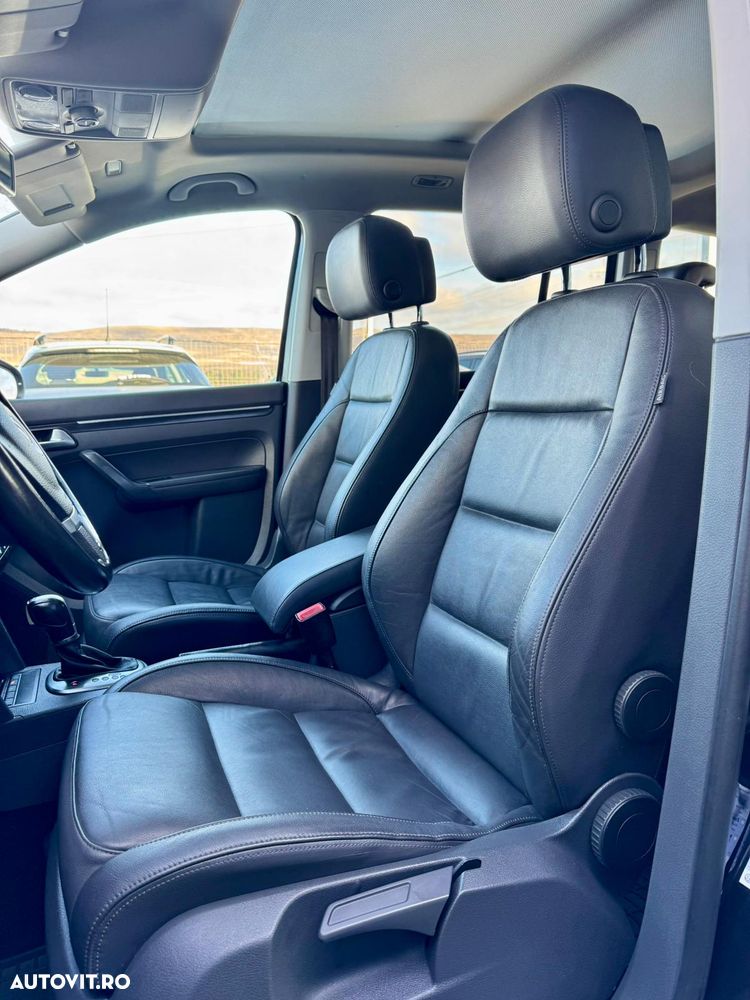 Volkswagen Touran 1.6 TDI DSG Highline - 38