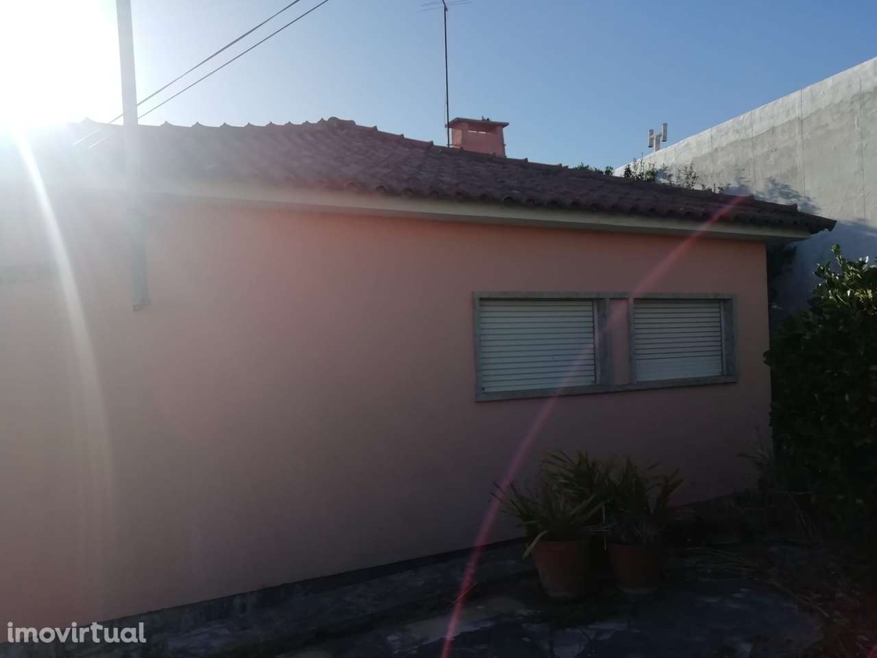 Moradia térrea para venda na Amoreira com muito potencial vista de mar - Grande imagem: 3/23