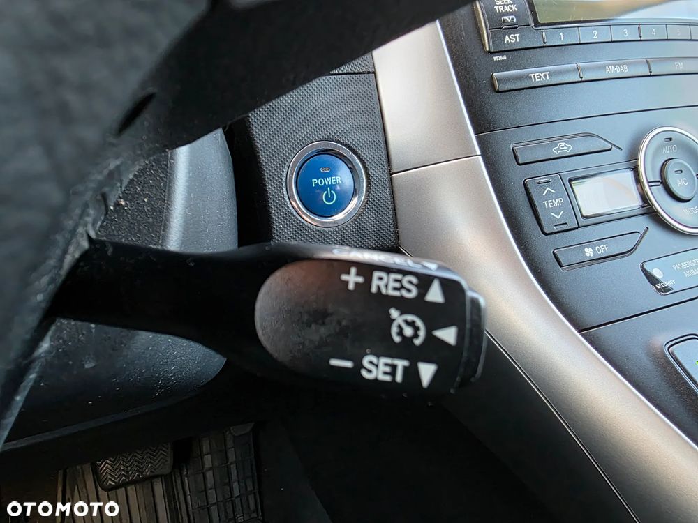 Toyota Auris 1.8 HSD Luna - 22
