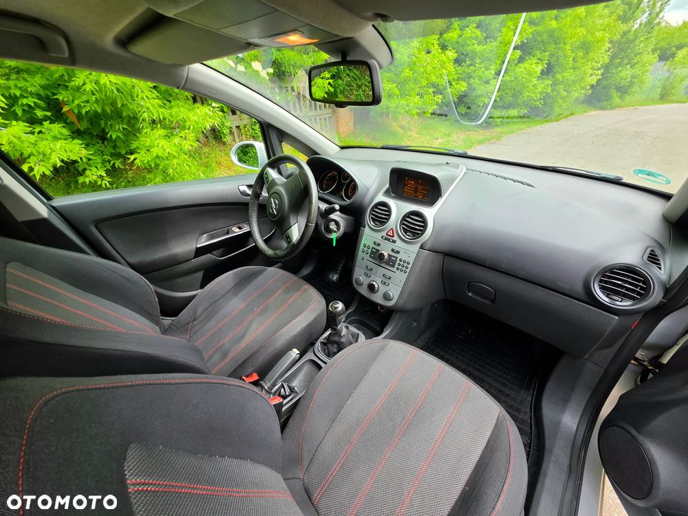 Opel Corsa 1.2 16V Sport - 9