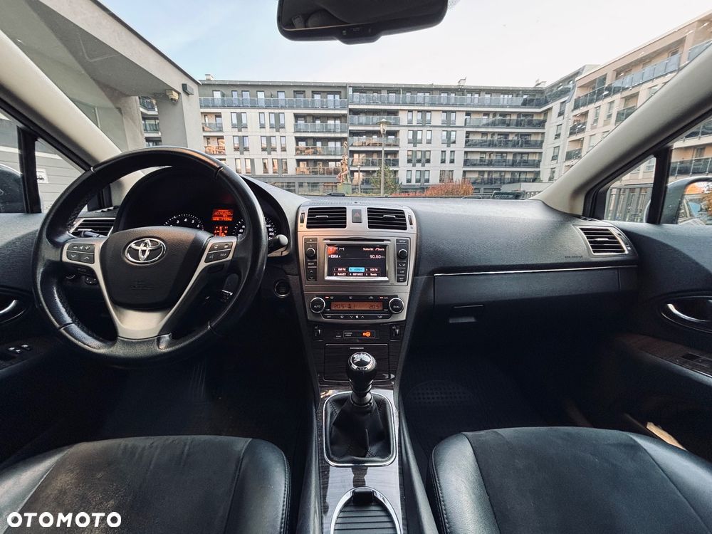 Toyota Avensis 1.8 Sol NAVI - 10