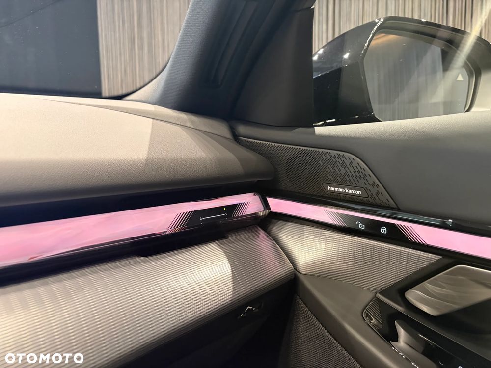 BMW Seria 5 520i mHEV M Sport - 24